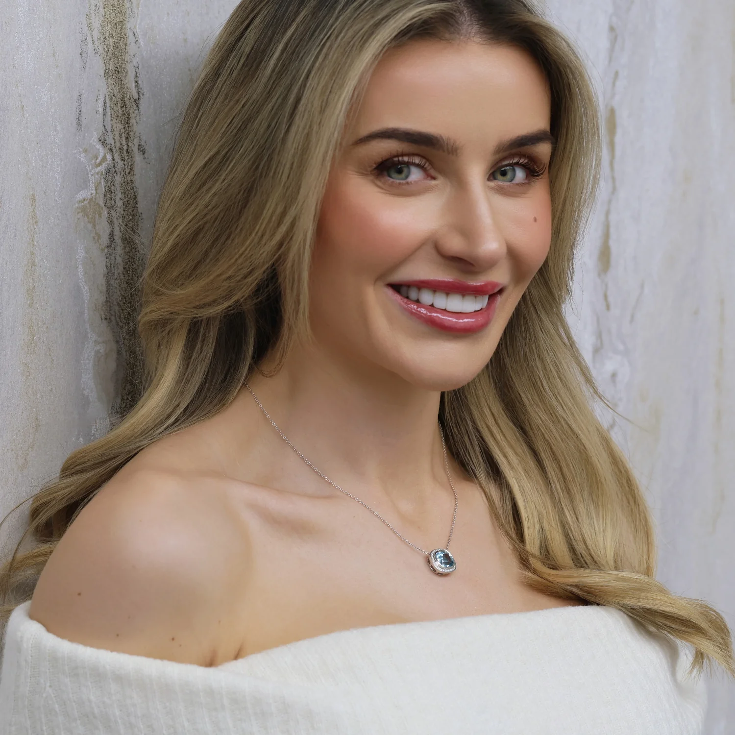 18ct White Gold Aquamarine And Diamond Pendant - Image 2