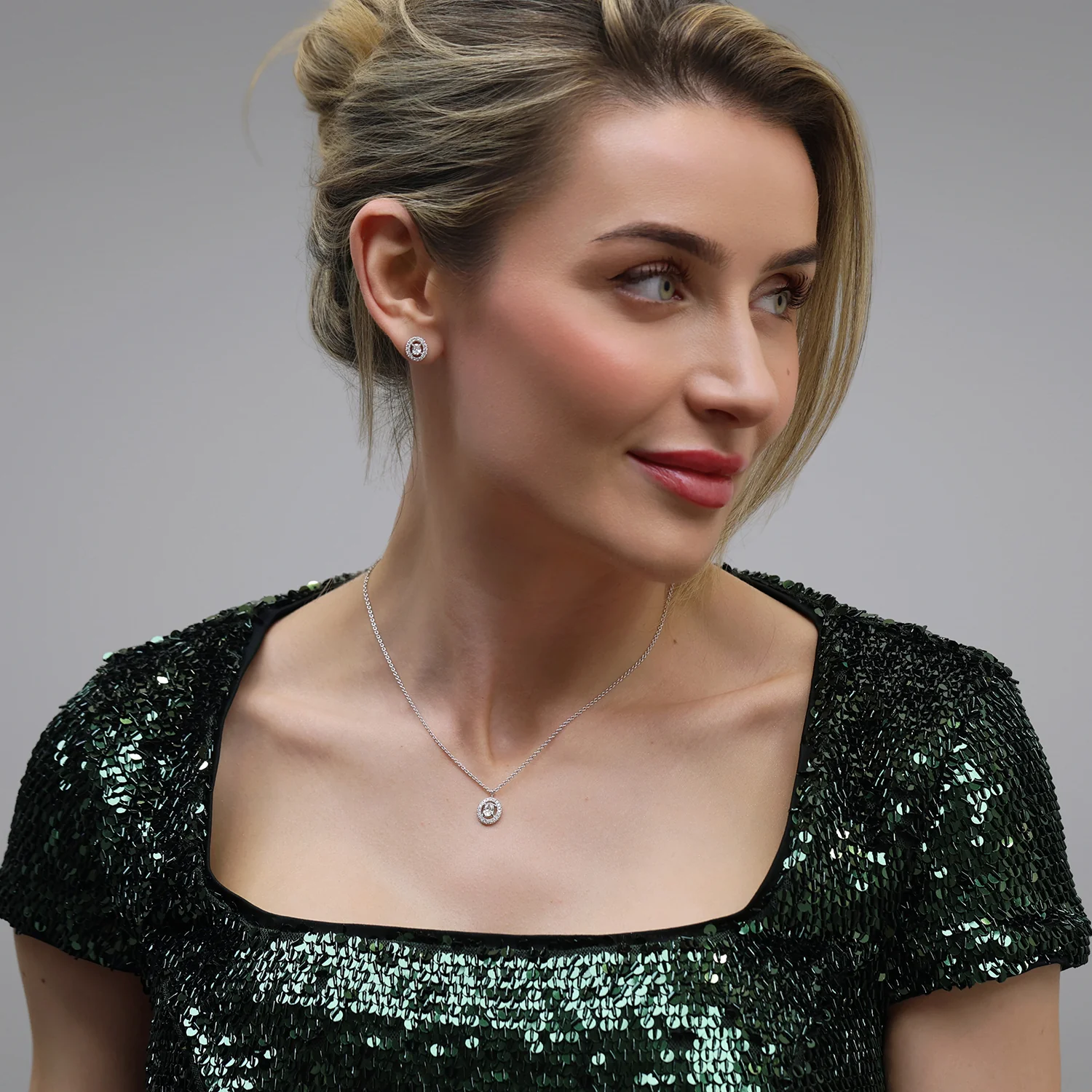 18ct White Gold Oval Diamond Halo Earrings - Image 2