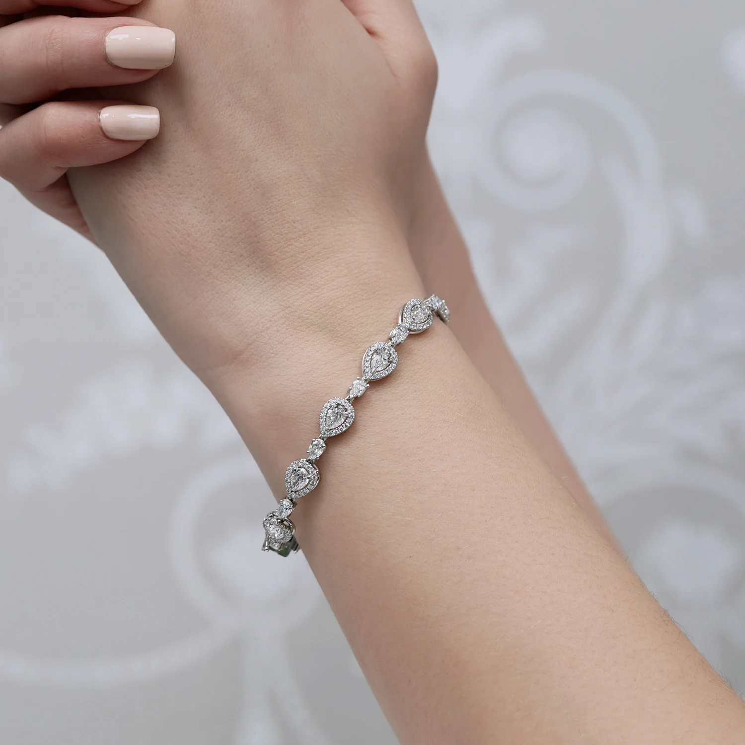 18ct White Gold Pear Cut Halo Diamond Bracelet - Image 2