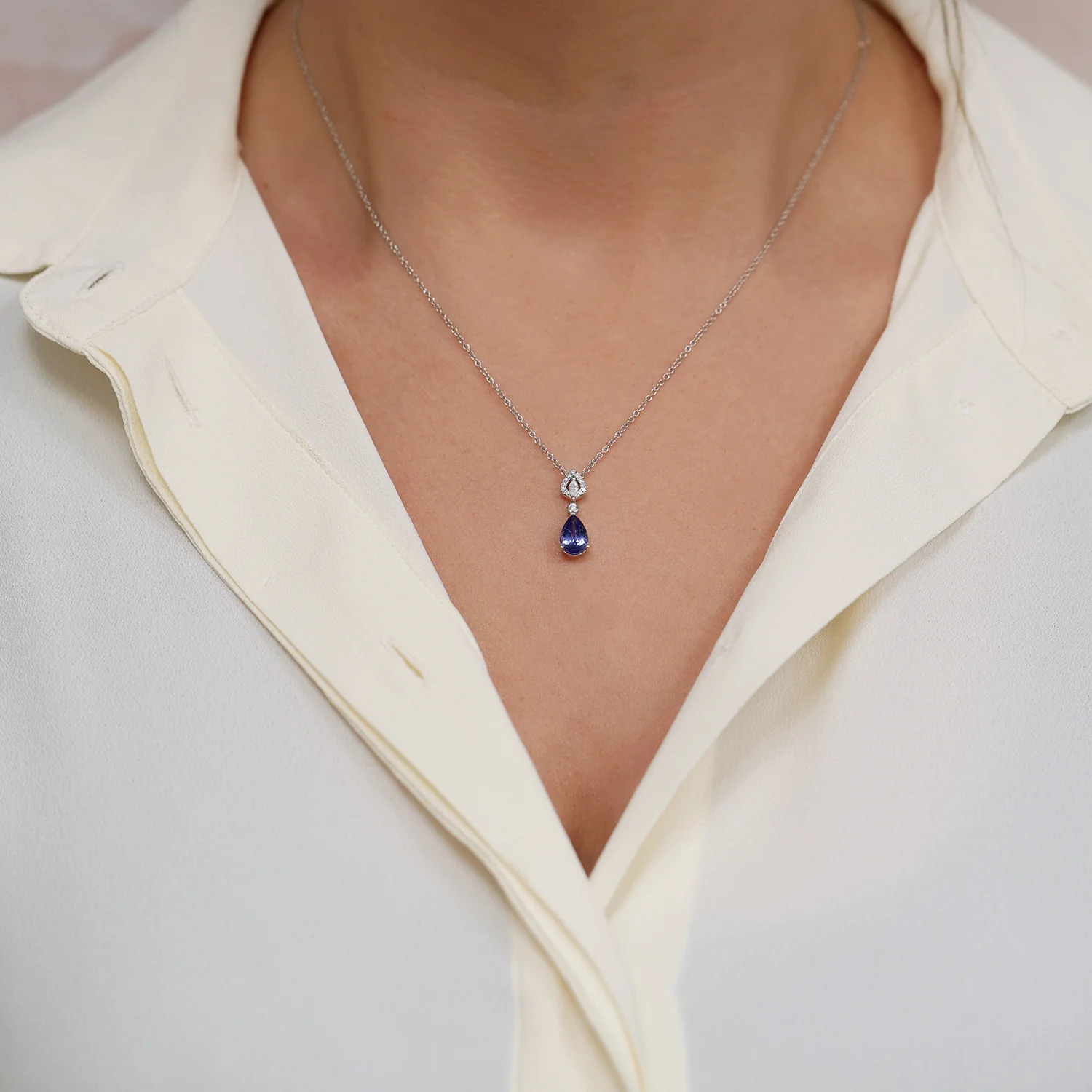 18ct White Gold Tanzanite And Diamond Pendant - Image 2