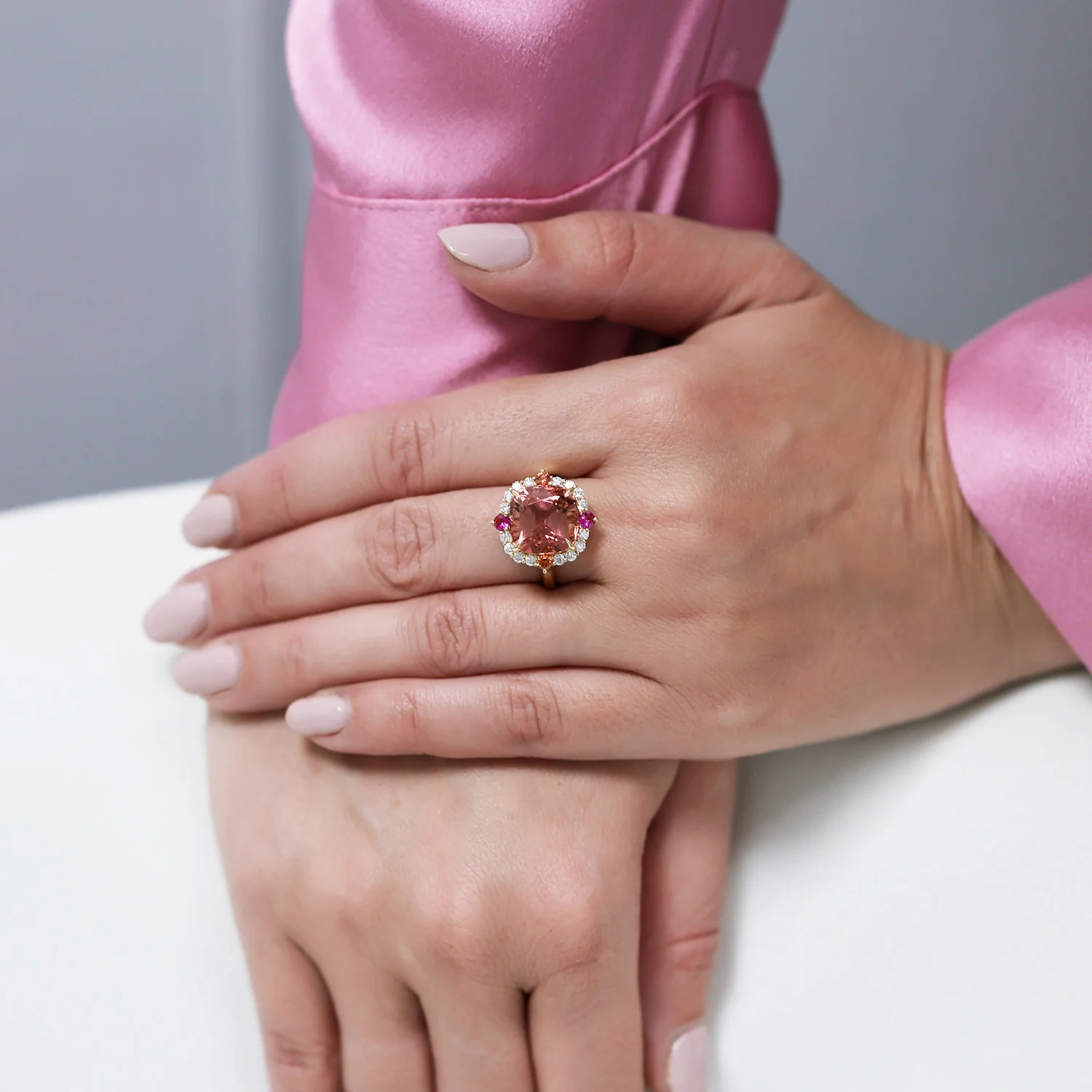 18ct Yellow Gold Pink Tourmaline Cluster Dress Ring. - Image 2