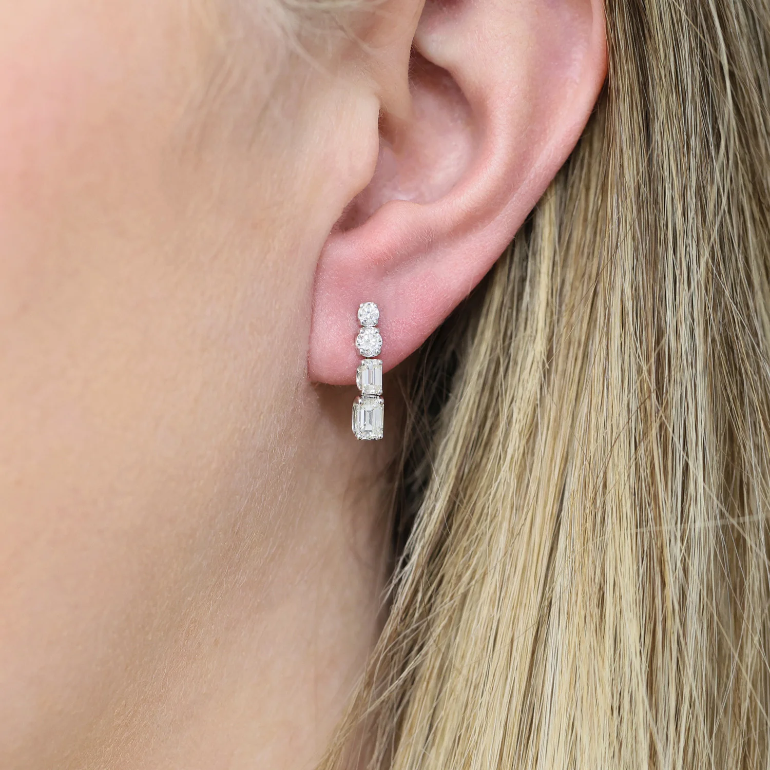 18ct White Gold Brilliant and Emerald Cut Diamond Drop Earrings - Image 2