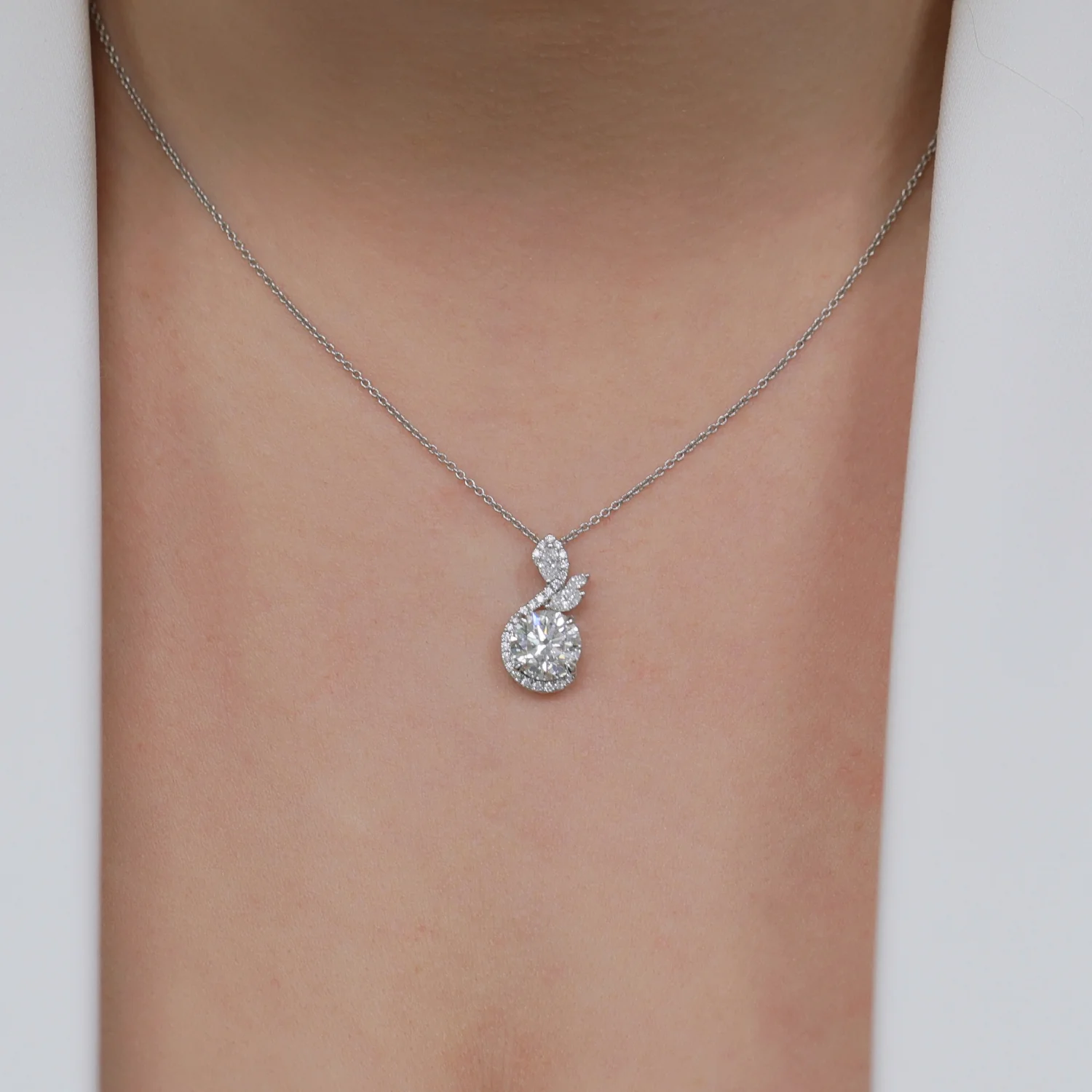 18ct White Gold GIA Certificated Round Brilliant Cut And Marquise Diamond Fancy Swirl Pendant - Image 3