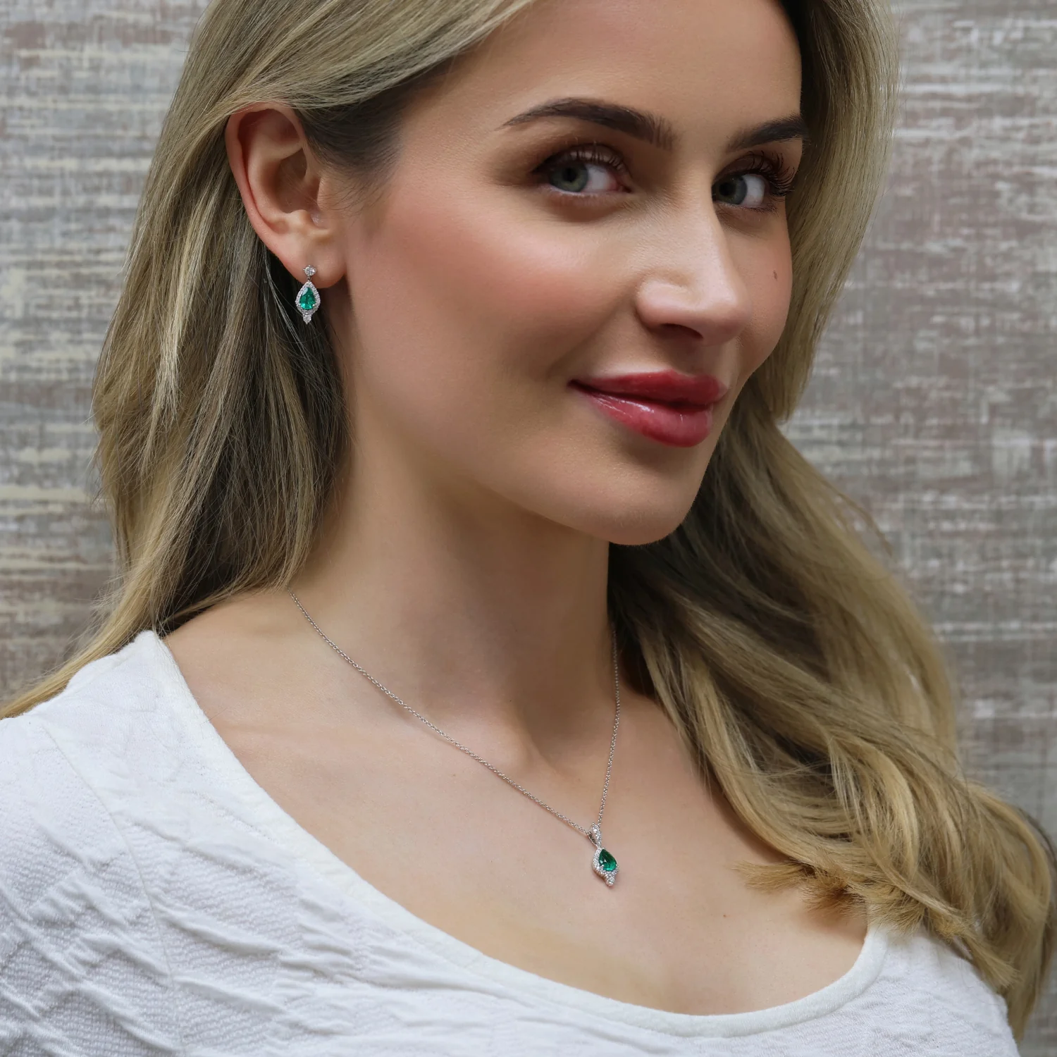 18ct White Gold Pear Shaped Emerald And Diamond Vintage Halo Drop Earrings - Image 3