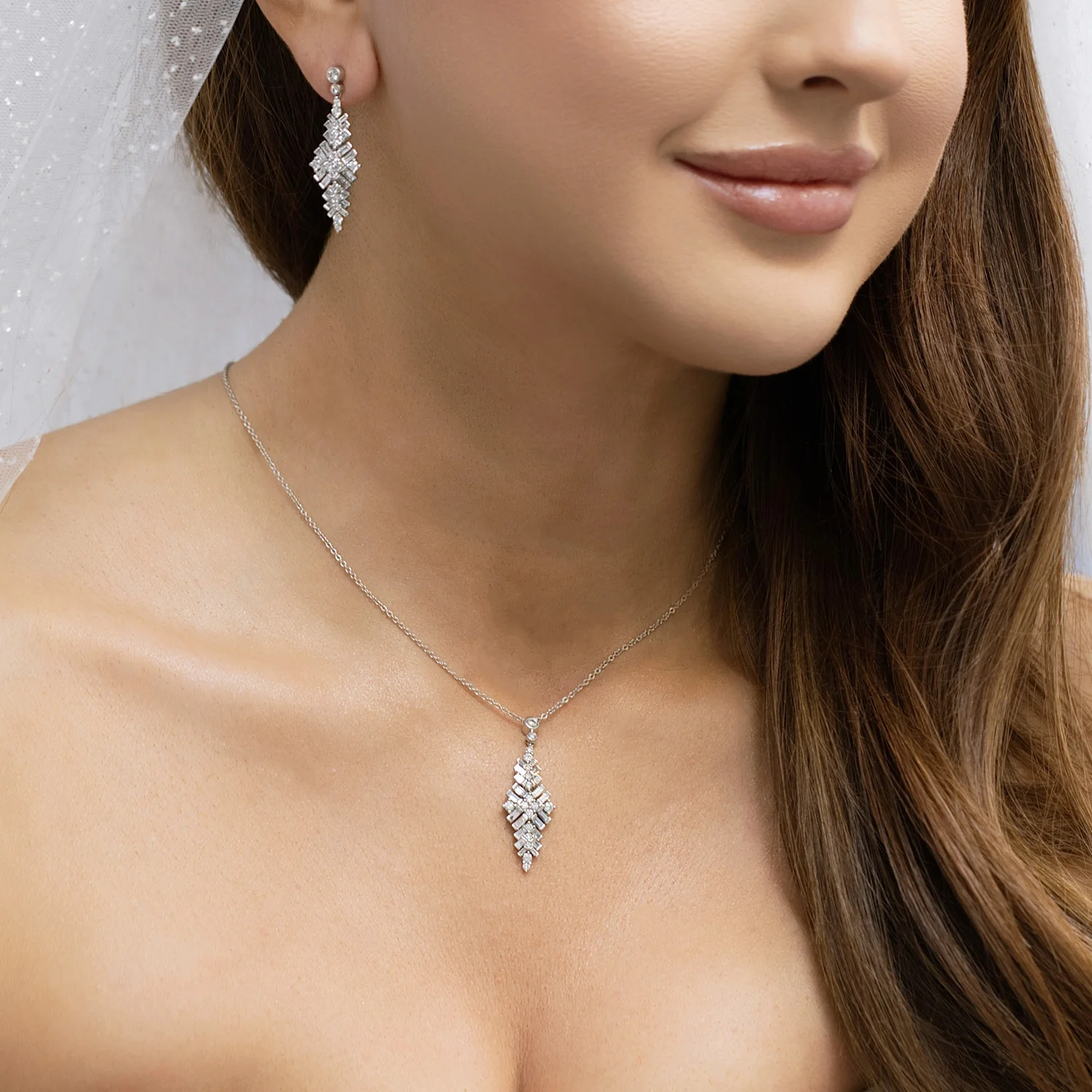 18ct White Gold Round Brilliant Cut And Baguette Cut Diamond Vintage Style Drop Earrings - Image 3