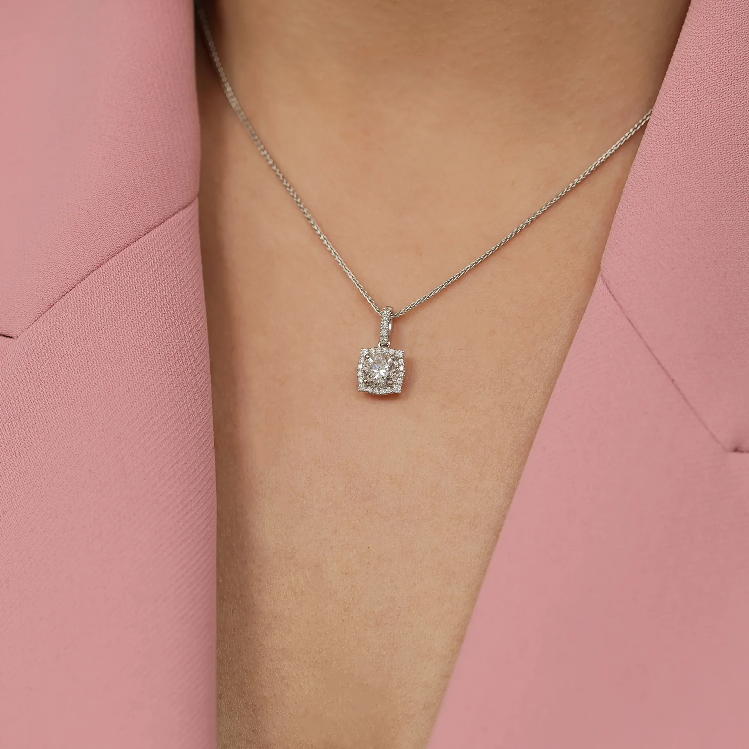 18ct White Gold Round Brilliant GIA Certificated Pendant With Square Vintage Surround - Image 2