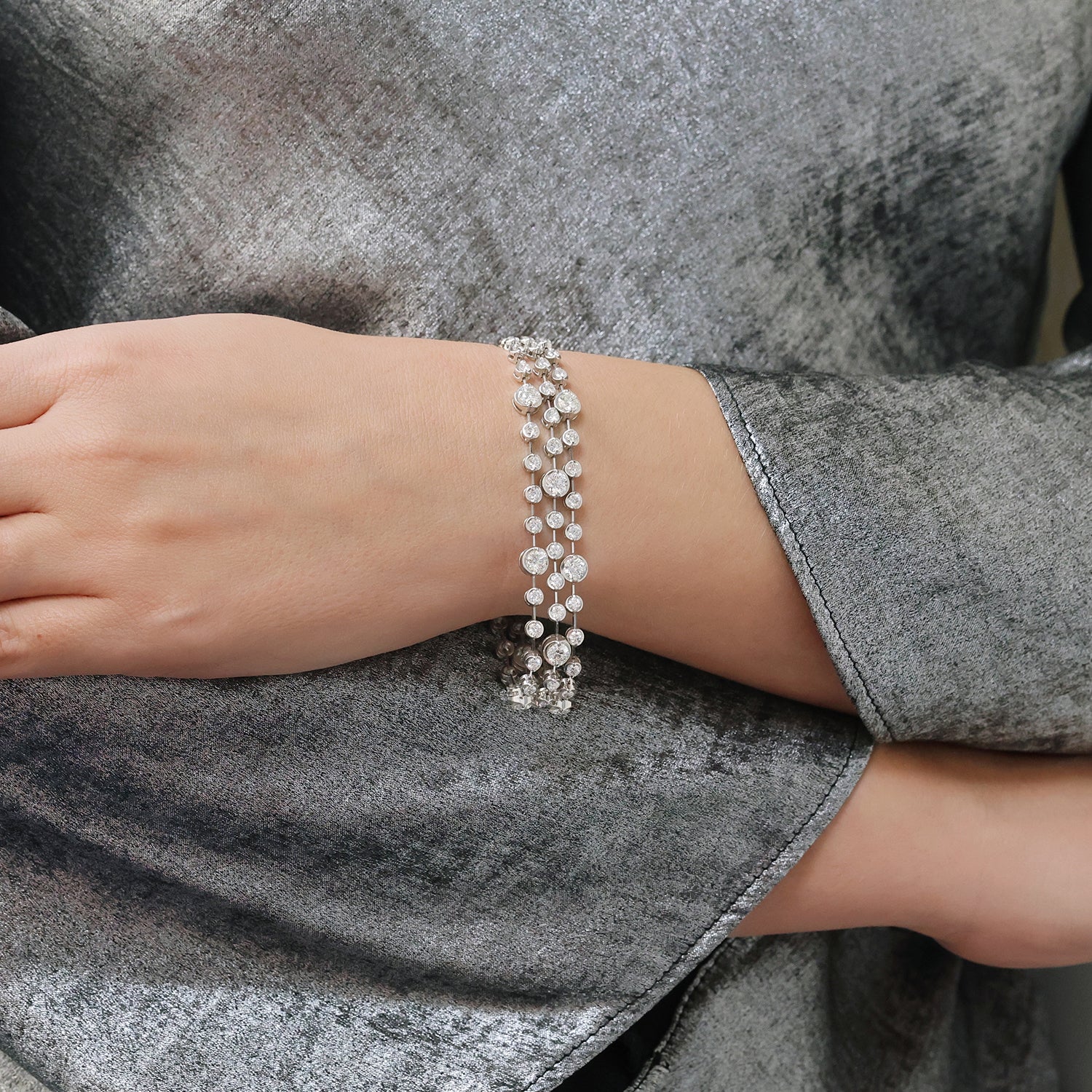 18ct White Gold Diamond Three Strand Vintage Style Bracelet - Image 3
