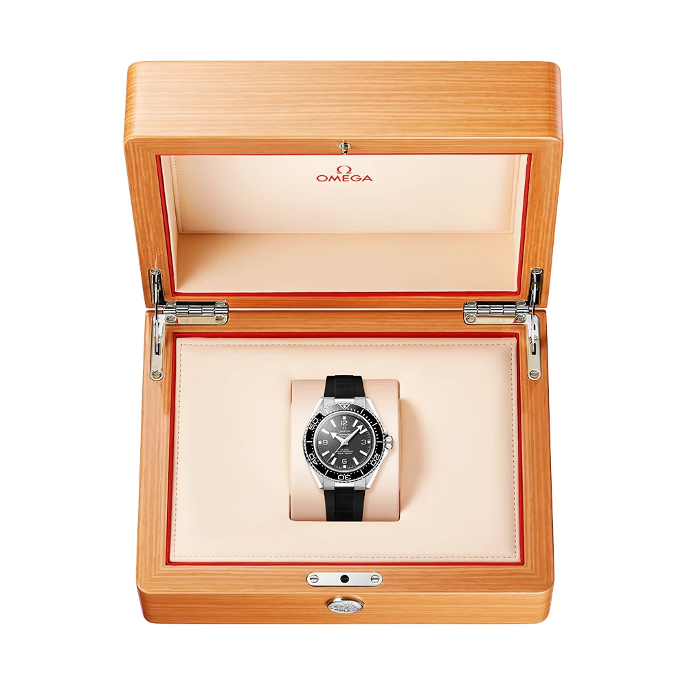 Seamaster Planet Ocean 600m 42mm Black Dial & Bezel Strap Watch - Image 2