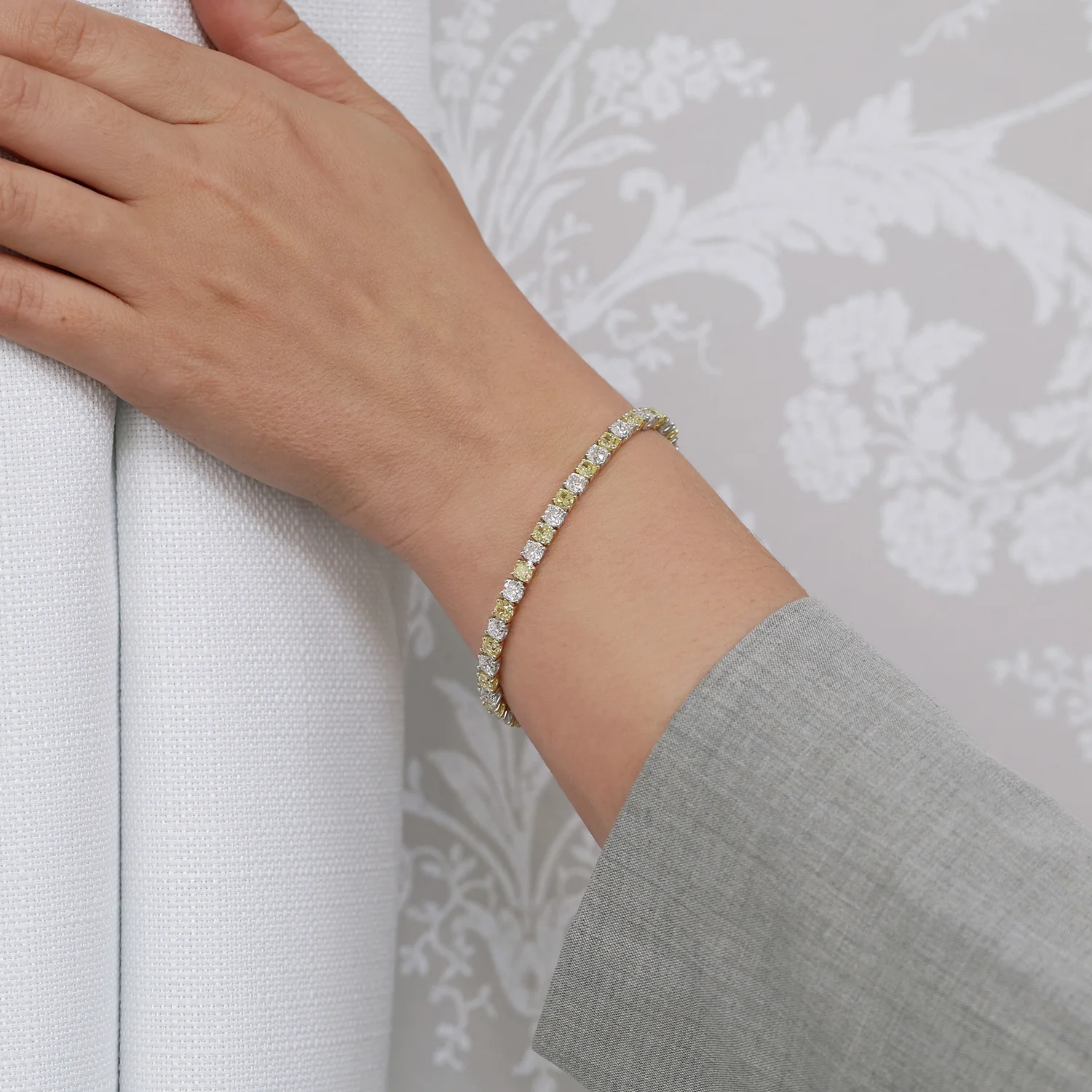 Platinum & 18ct Gold Fancy Yellow Diamond Tennis Bracelet - Image 5