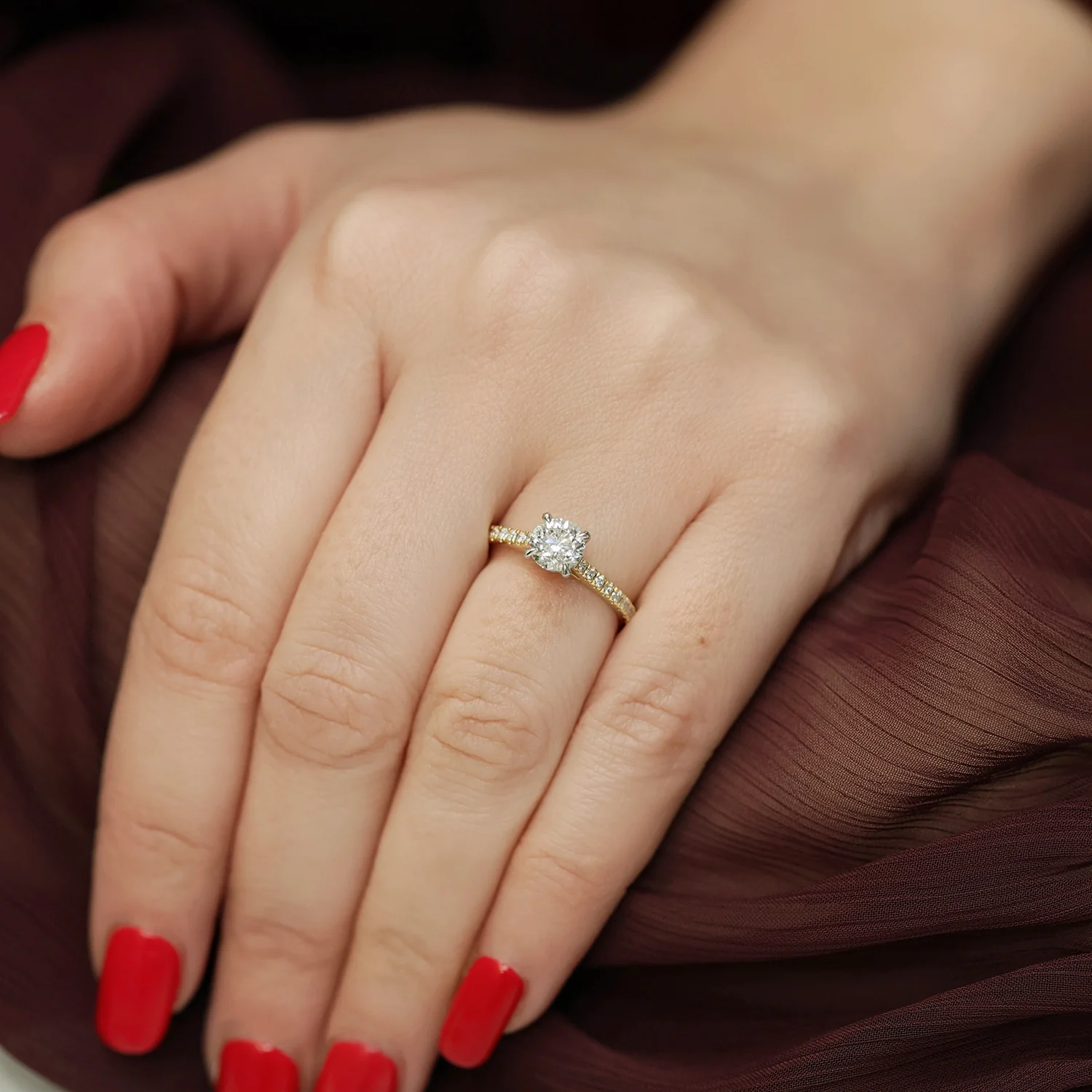 Simply Solitaire Collection 18ct Yellow Gold Diamond Solitaire Engagement Ring With Diamond Shoulders GIA Certified 1.00 Carat - Image 3